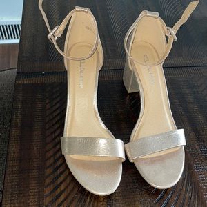 Chinese Laundry Size 11 Gold Sandal